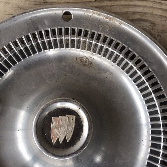 Pair of Vintage 1970’s? Buick Hubcaps 14” Wheel Cover Lot 2 - Picture 4 of 8